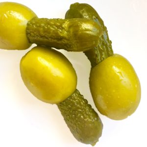 оливки с огурцами