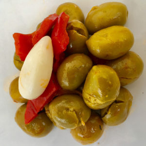 тайные бабушкины оливки перец, чеснок и соусы