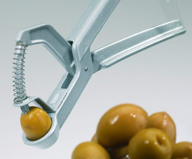 comprar deshuesadores de aceitunas en Amazon