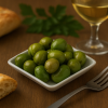 aceitunas de campo real en mesa